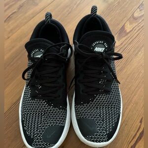 Good condition. Black Nike Joyride. Womens 10.